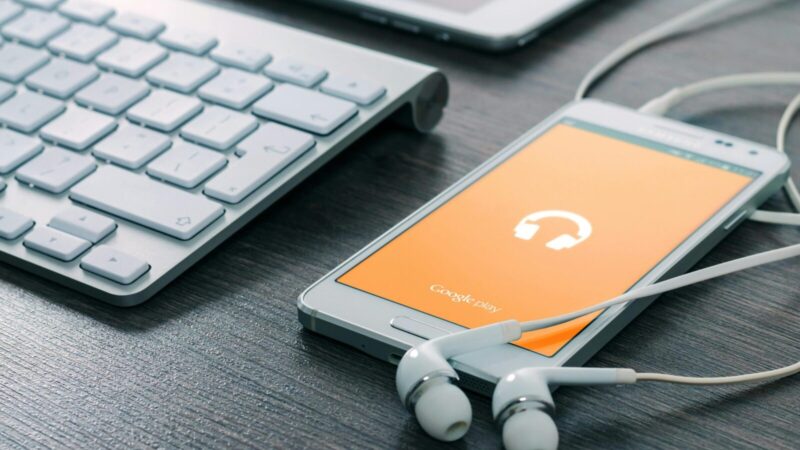 Ar jūsų ausinės jau verčia užsienio kalbą? „Google Translate“ atskleidė revoliucinę naujovę