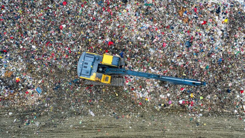 Vilniečiai turėtų pasiruošti: izoliacinių atliekų nebeišmesite, nuo šiol teks susimokėti