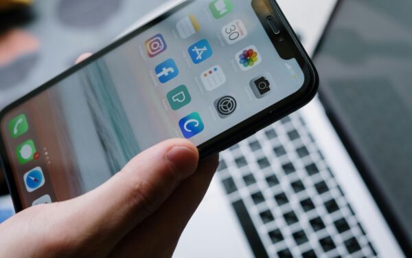 Pavojus „iPhone“ kalendoriuje: viena nuoroda gali atverti duris sukčiams į 1,8 mlrd. įrenginių