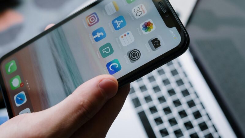 Pavojus „iPhone“ kalendoriuje: viena nuoroda gali atverti duris sukčiams į 1,8 mlrd. įrenginių