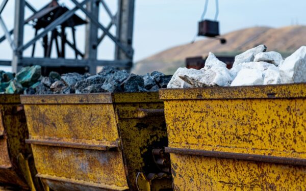 Vakarai ruošia atkirtį Kinijai: kaip JAV ir ES aljansas gelbės plieno pramonę?