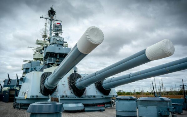 Didėjant spaudimui – Iranas ir Rusija siunčia karinę žinutę: surengs pratybas