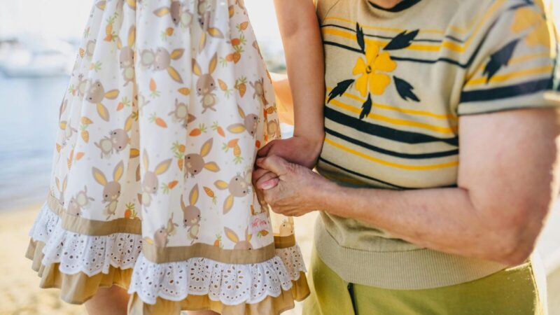 Senelių meilė anūkams gali baigtis teisme: atskleidė šokiruojančias priežastis