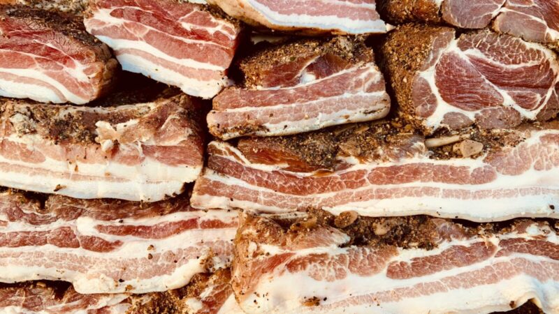 Geri lašiniai tiesiog tirps burnoje: šis paprastas triukas su degtuku padės neapsirikti perkant