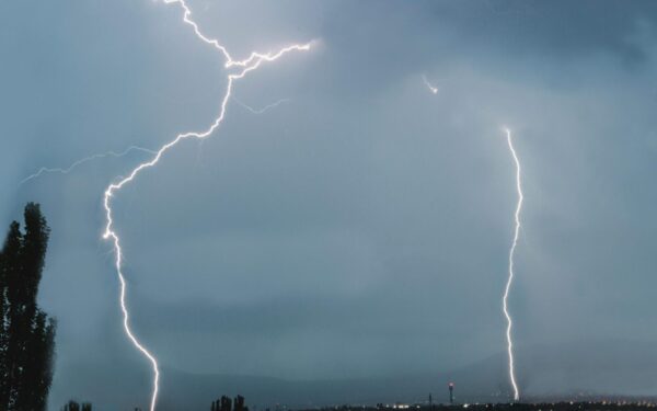 Mitingas Brazilijoje baigėsi tragedija: žaibo smūgis sužalojo beveik 90 žmonių
