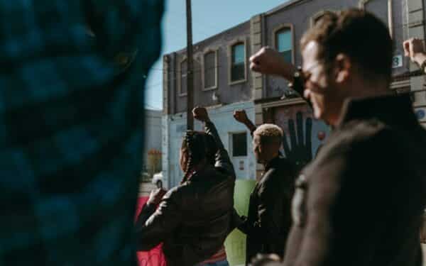 Prie Seimo vėl rinksis minios: sprendimai kelia grėsmę, žmonės kyla į protestą