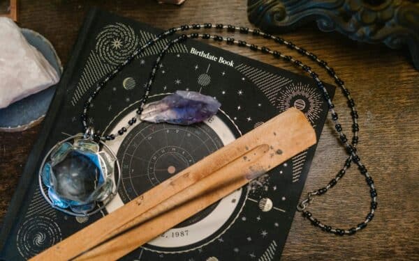 Dienos horoskopas penktadieniui: vieno zodiako ženklo laukia lemtingas pokalbis