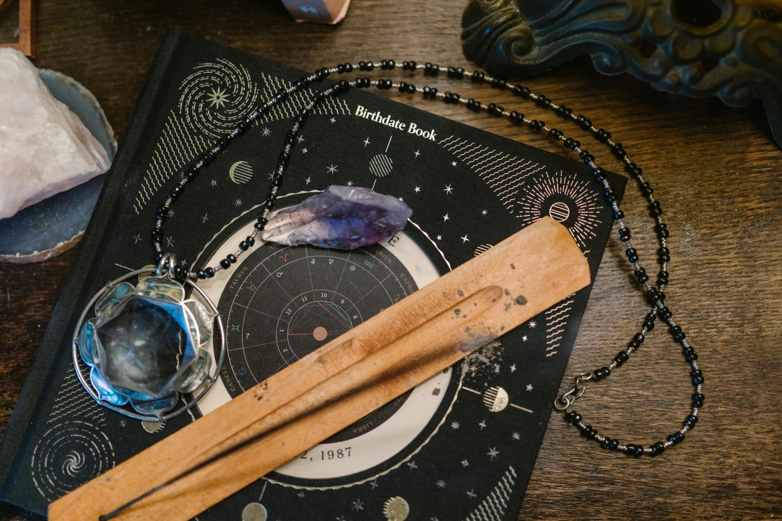 Dienos horoskopas penktadieniui: vieno zodiako ženklo laukia lemtingas pokalbis