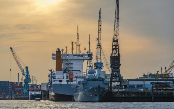 Istorinis žingsnis laivyboje:„WinGD“ sukūrė pirmąjį pasaulyje variklį, kuris bus varomas amoniaku