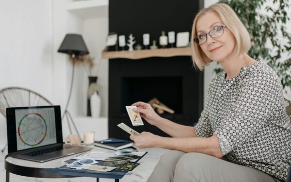 Dienos horoskopas sekmadieniui: 3 ženklams paaiškės, kas jų gyvenime jau nebeveikia ir metas atsisveikinti