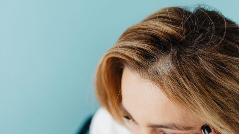 Vargina niežtinti galva? Štai kada tai tik sausa oda, o kada signalas skubėti pas dermatologą