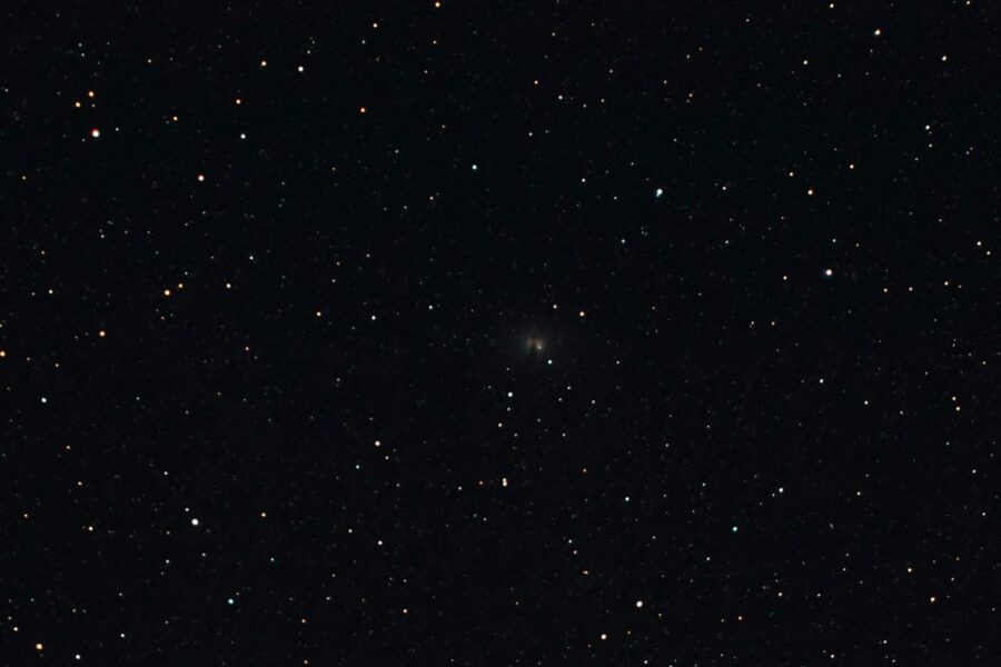 Glimmering stars fill the night sky over Santo Anastácio, perfect for astronomy enthusiasts.