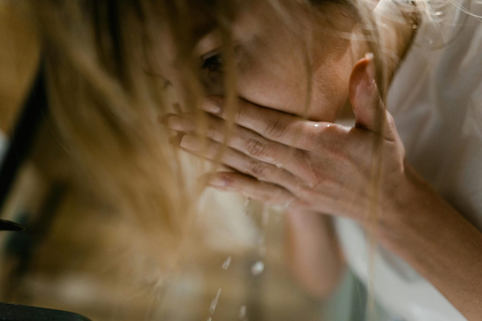 Išbandykite šį paprastą triuką: Vos 5 minutės ryte ir jūsų veidas atrodo gaivus bei pailsėjęs