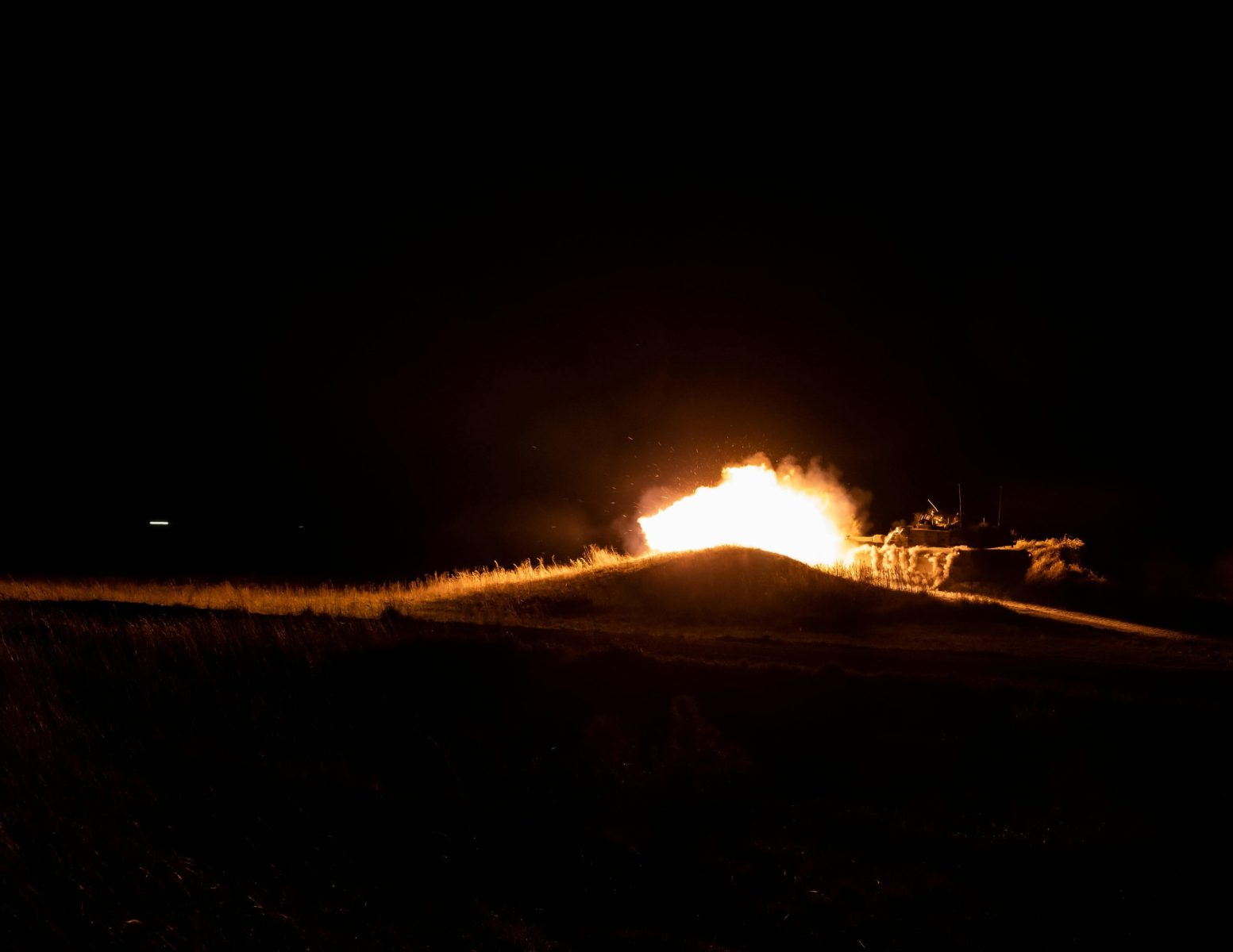 Smūgis energetinei infrastruktūrai – dronai pasiekė naftos mazgą Rusijoje