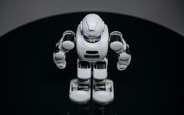 Pavargote nuo namų ruošos? „Honor“ atskleidė robotą, kuris netrukus taps jūsų padėjėju