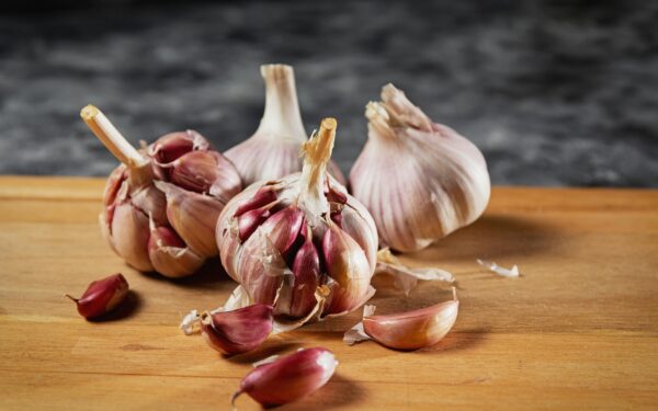 Nustebsite pamatę derlių: atskleidėme 3 paprastus darbus, kurių česnakams mirtinai reikia balandį