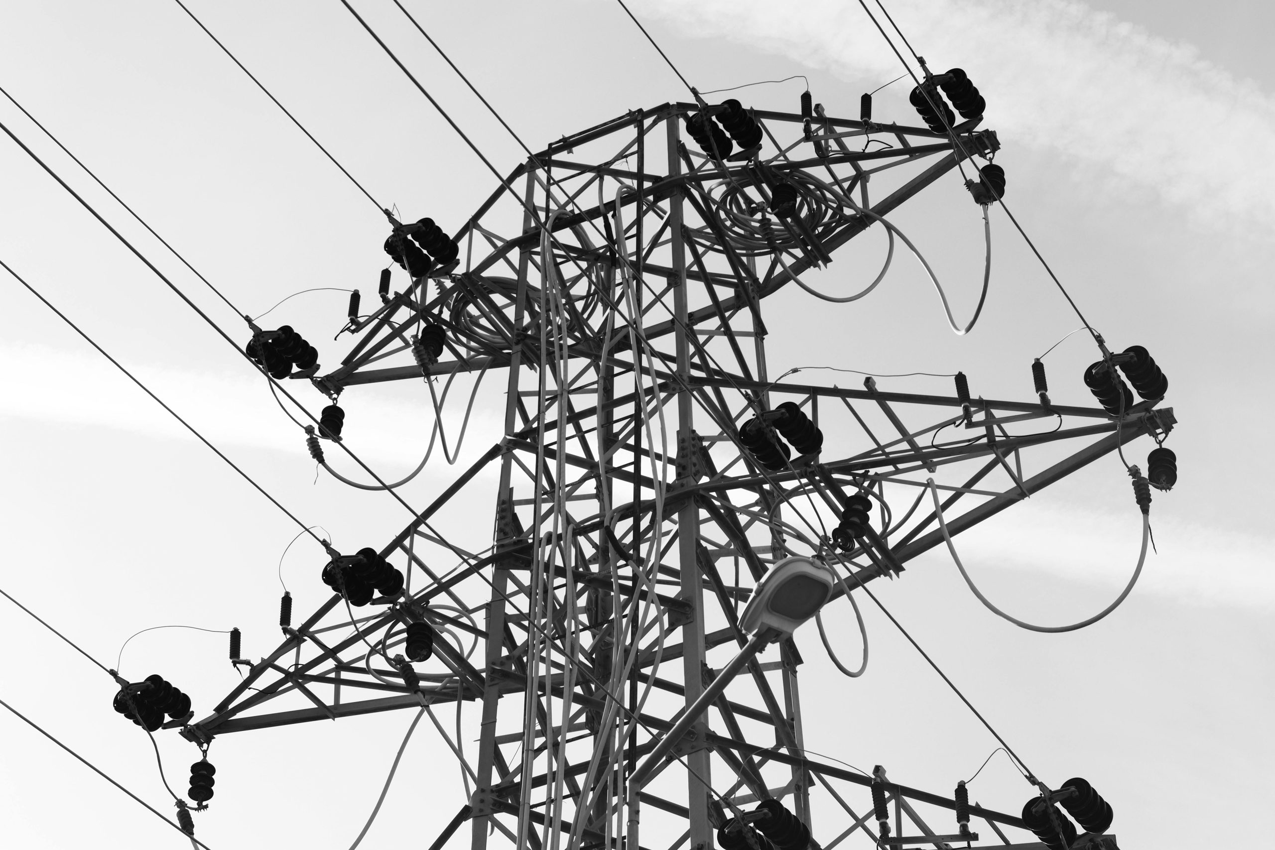 Kas mokės už naujus duomenų centrus? Elektros kainos gali šoktelėti dėl dirbtinio intelekto