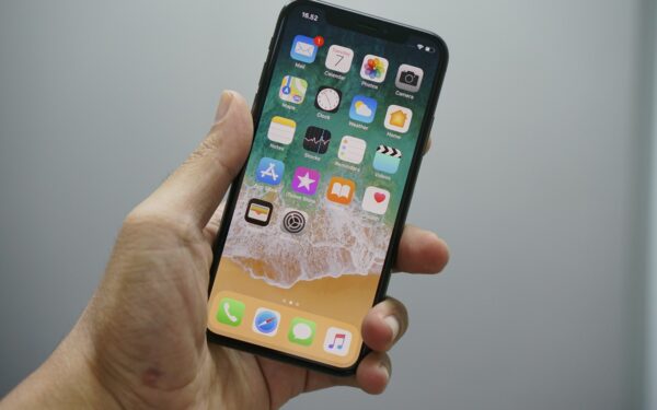 „Apple“ įjungė saugų susirašinėjimą: ar vartotojų žinutės tikrai taps saugesnės?