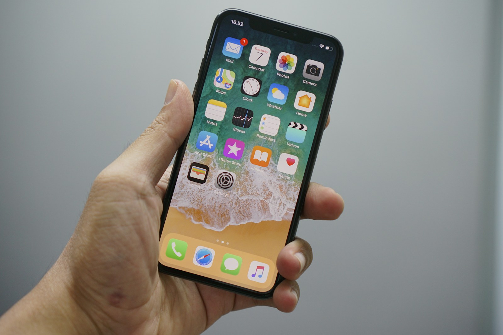 „Apple“ įjungė saugų susirašinėjimą: ar vartotojų žinutės tikrai taps saugesnės?