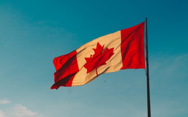 Griežtas Trumpo įspėjimas Kanadai: sandoris su Kinija gali brangiai atsieiti