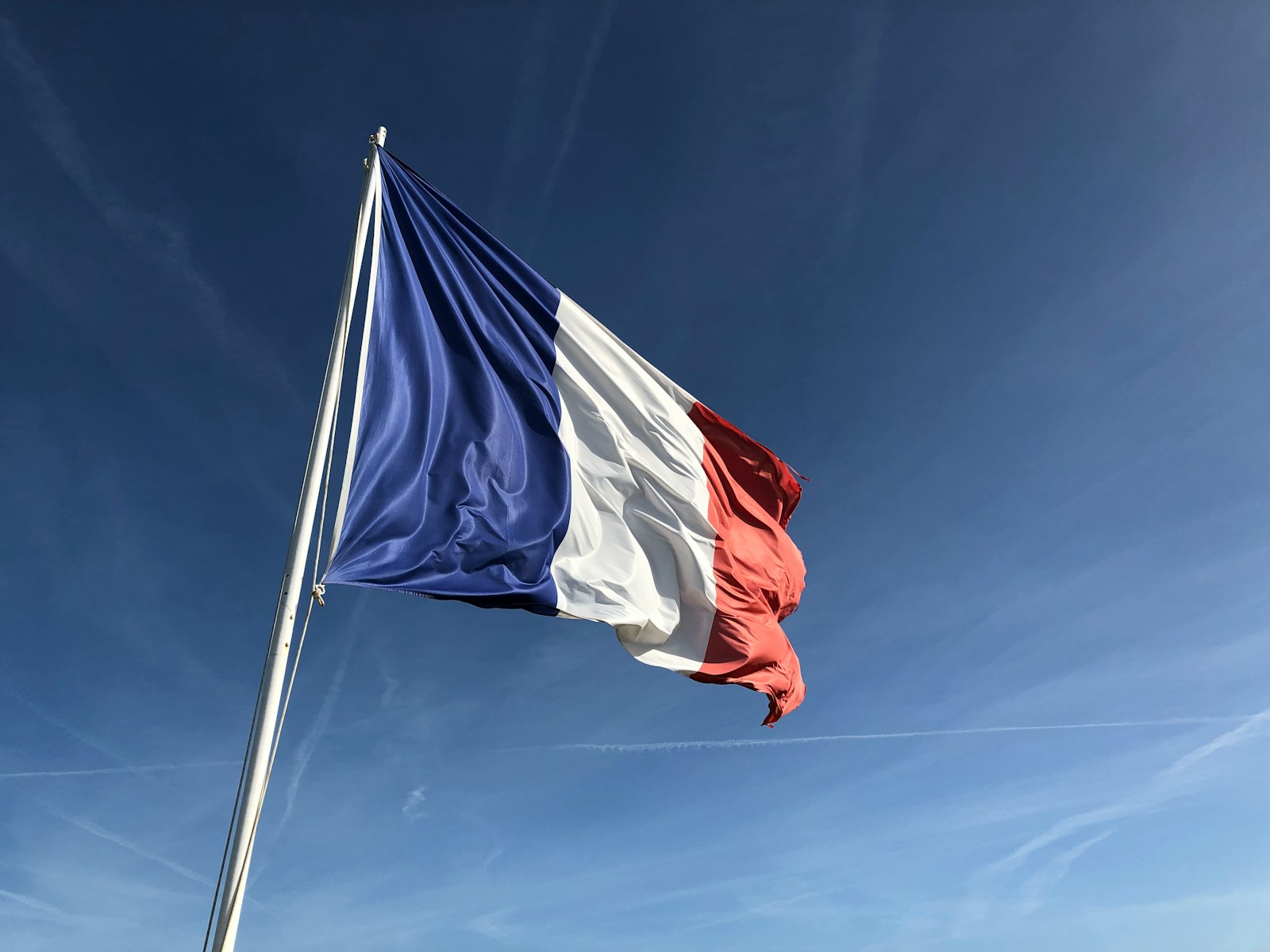 Prancūzijoje – netikėtas rezultatas: didžiuosius miestus išlaikė kairieji, dešinė liko tuščiomis