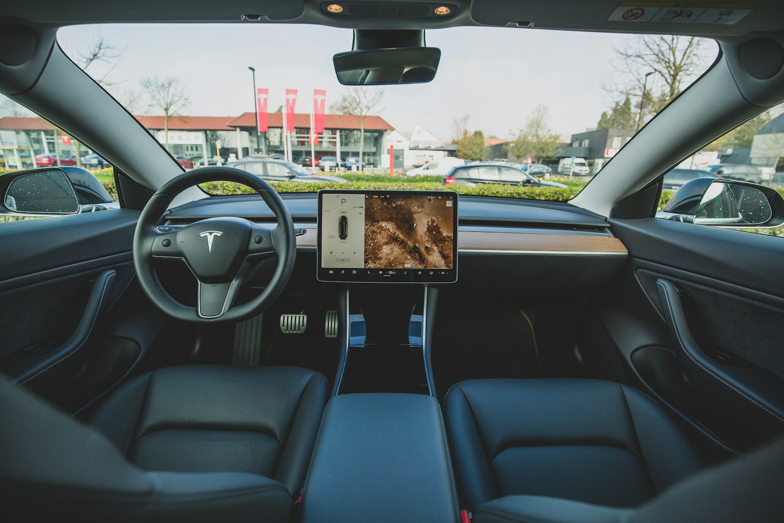 Ar vairuoti nebereikės? „Tesla“ autonominiai automobiliai jau įveikė 8 mlrd. mylių