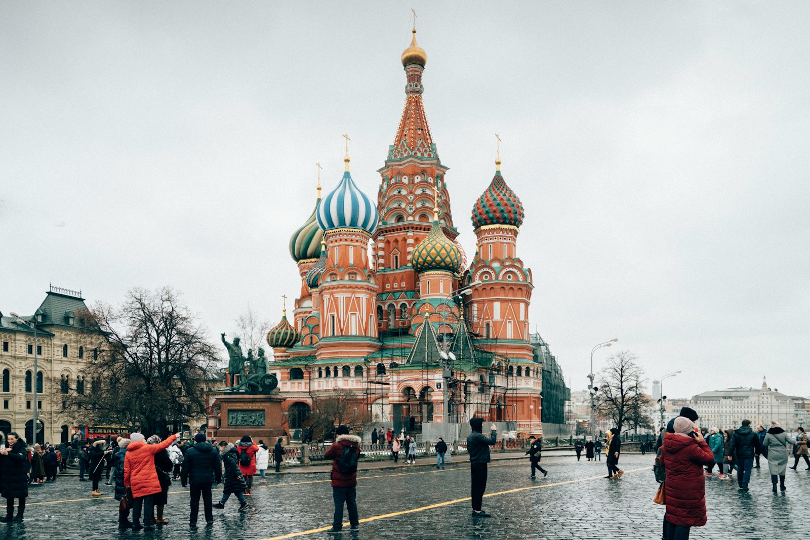 Putinas pripažįsta problemą: Rusijos ekonomika lėtėja, ieškoma sprendimų