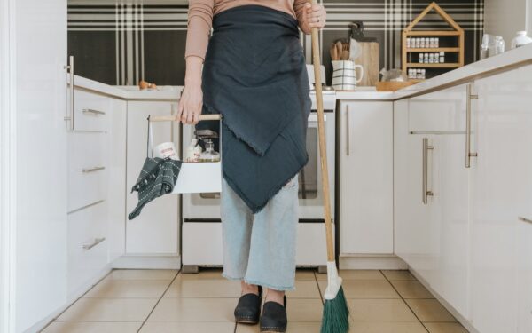 Veidrodis neberasos, o dulkės nebekibs: 3 gudrybės, kurias turėtų žinoti kiekvienas