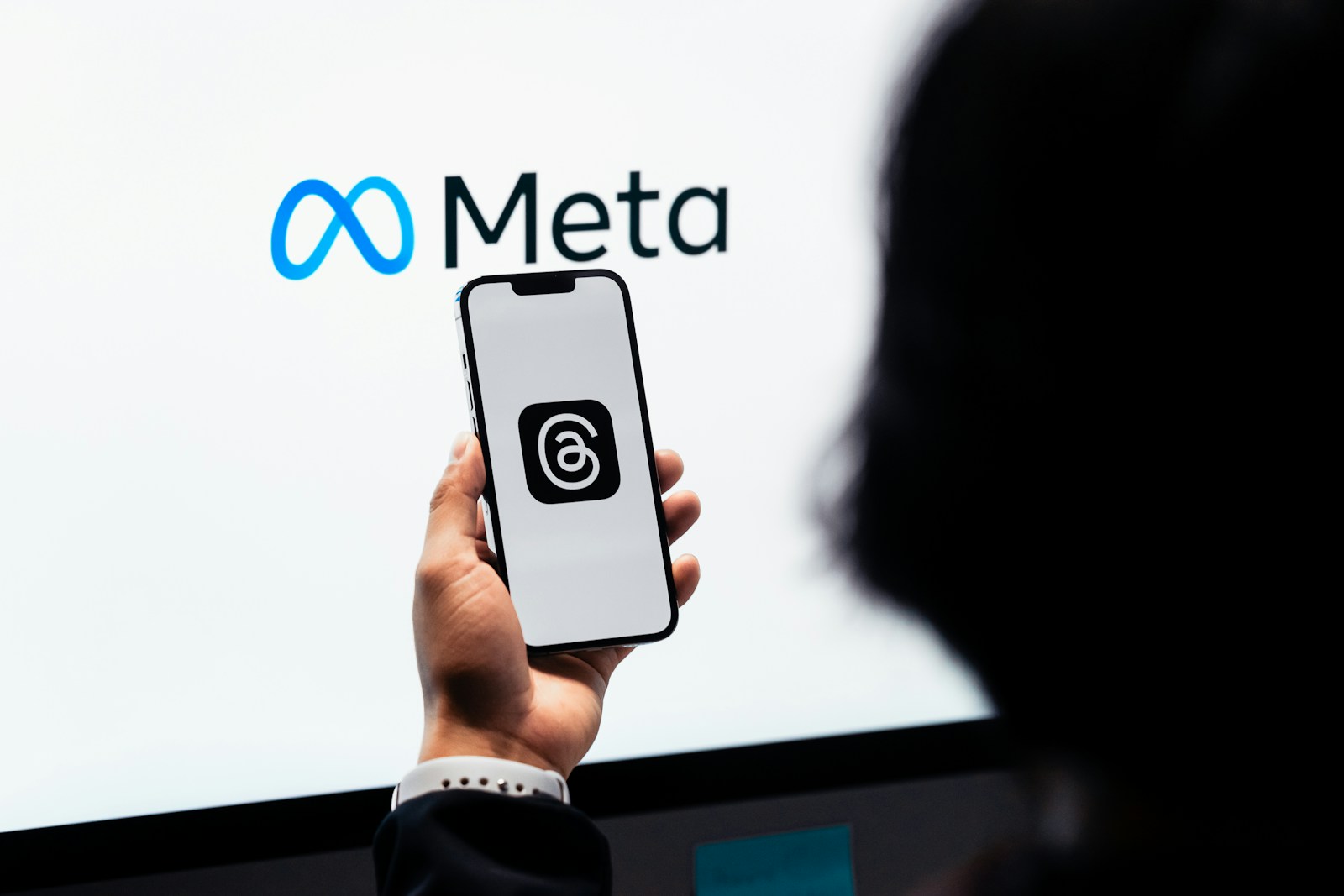 Ar jūsų vaikas saugus? „Meta“ ir „Google“ mokės milijonus už tyčia kurtą priklausomybę