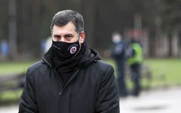 Įtemptas pirmadienio rytas: po grasinimų mokykloms policija siunčia aiškią žinutę