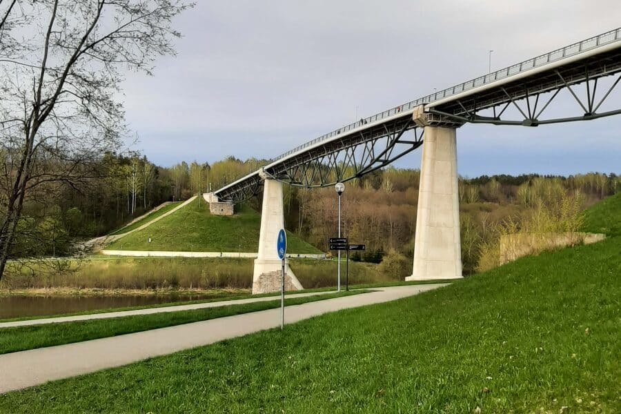 Baltosios rožės pėsčiųjų tiltas. ELTA / Dainiaus Labučio nuotr.