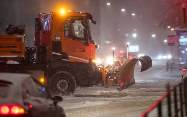 Kelininkai skelbia: pagrindiniai keliai nuvalyti, bet eismo sąlygos vis dar reikalauja atsargumo