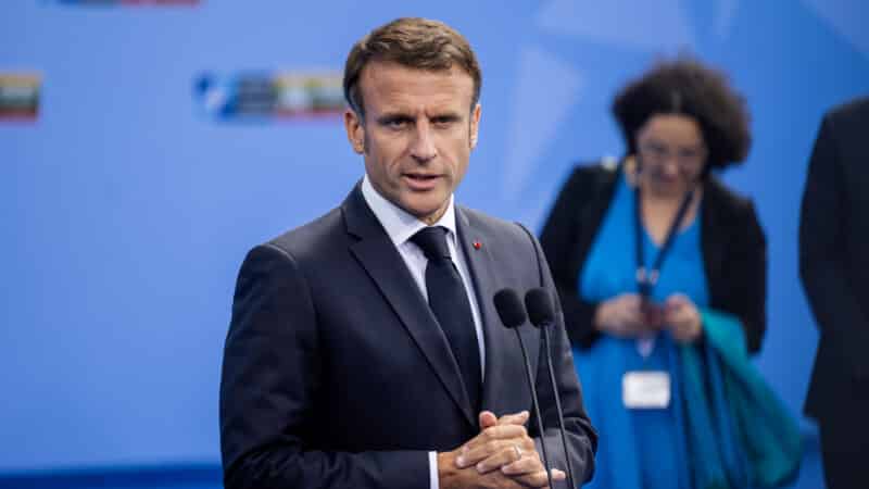 Macronas siunčią įspėjimą: JAV bandymas atplėšti Grenlandiją sulauktų beprecedenčių pasekmių