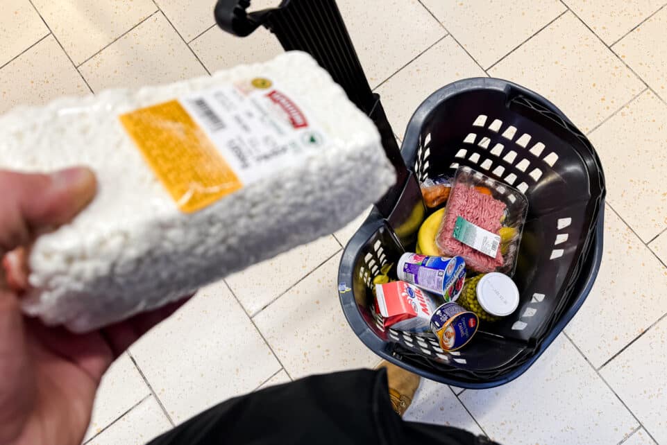 Pirkinių krepšelis parduotuvėje. ELTA / Josvydas Elinskas