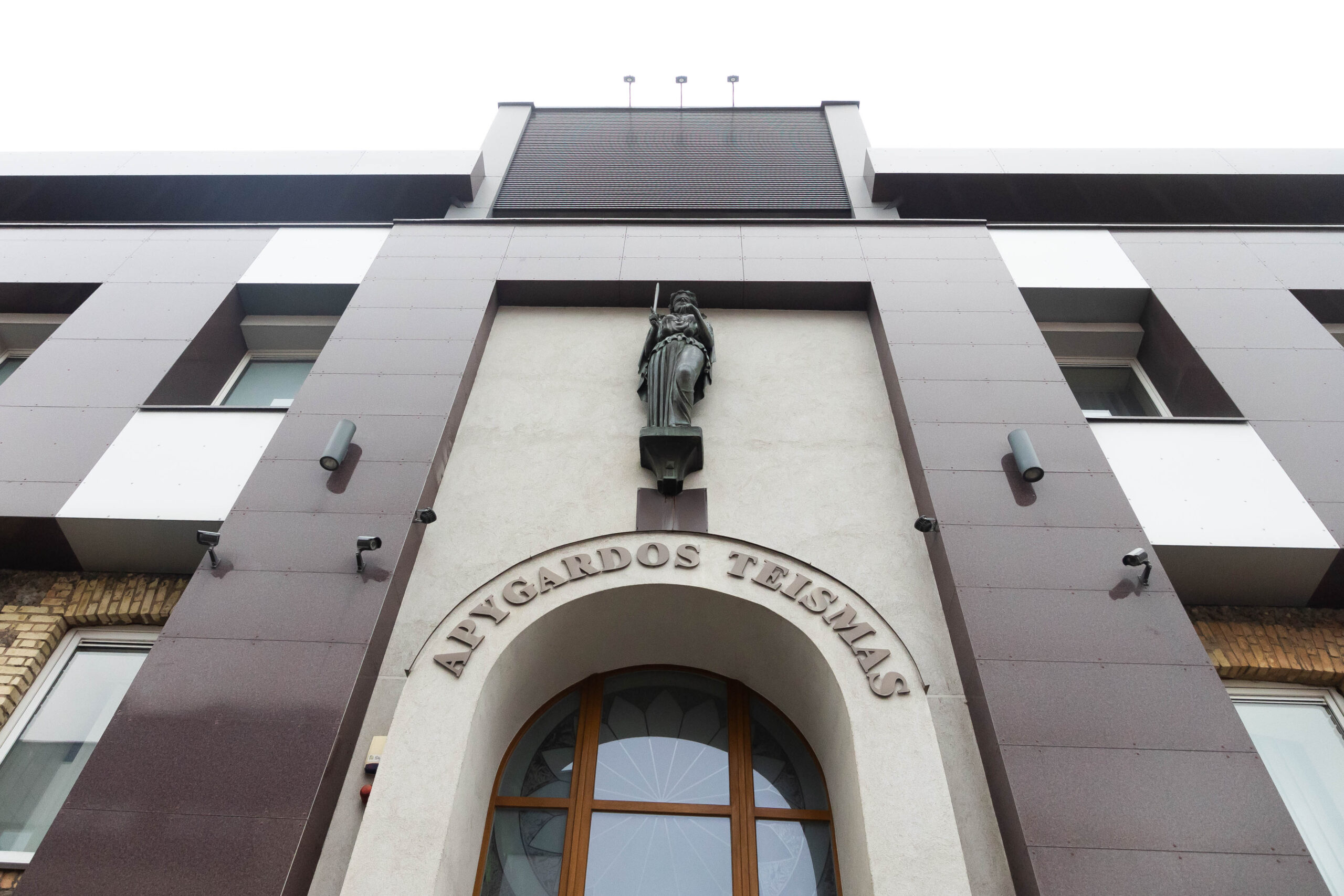 Teroro aktas Šiauliuose: suėmimai pratęsti, teismas imasi veiksmų