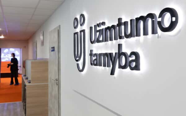 Metų pradžia su nerimo ženklu: registruotas nedarbas Lietuvoje pasiekė netikėtą skaičių