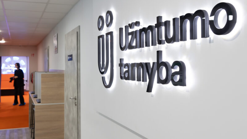Metų pradžia su nerimo ženklu: registruotas nedarbas Lietuvoje pasiekė netikėtą skaičių
