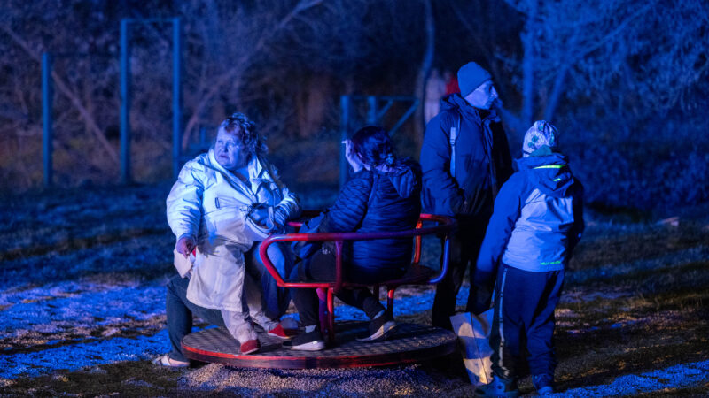 Gaisras Naujojoje Vilnioje: gaisrininkai evakavo 12 asmenų, dūmų detektorių nebuvo