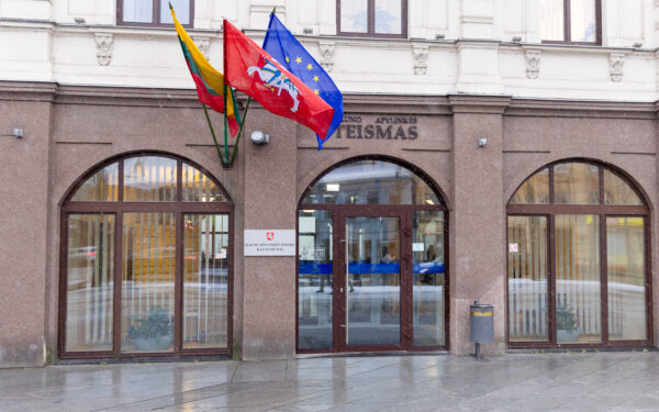 Byla pasiekė finišą: Aukščiausiasis Teismas spręs dėl moterį nušovusio pareigūno