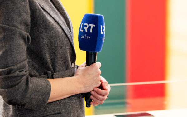 Seime – naujas LRT įstatymo projektas: žurnalistai jau skambina pavojaus varpais