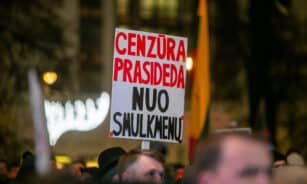 Laužai prie Seimo. ELTA / Orestas Gurevičius nuotr.