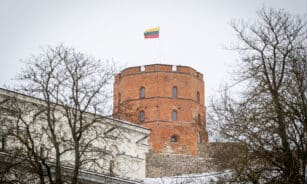 Valstybės vėliavos pakėlimo ceremonija. ELTA / Ervin Rauluševičius nuotr.