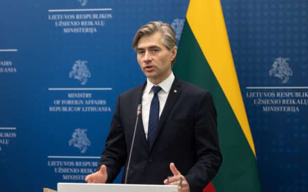 Budrys siunčia signalą: blokuojamas Hormuzo sąsiauris gali smogti Lietuvos ekonomikai