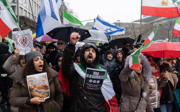 Izraelis stoja prieš Teheraną: palaiko protestuojančius žmones ir smerkia režimą