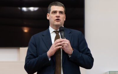 Žemaitaitis išmetė protestuotoją iš bibliotekos: policija jau sureagavo į įvykusį incidentą