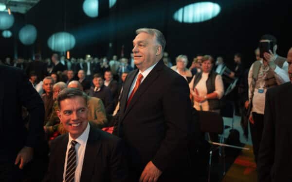 ES lyderiai įniršę: Viktoras Orbanas stoja skersai kelio Ukrainos paramai