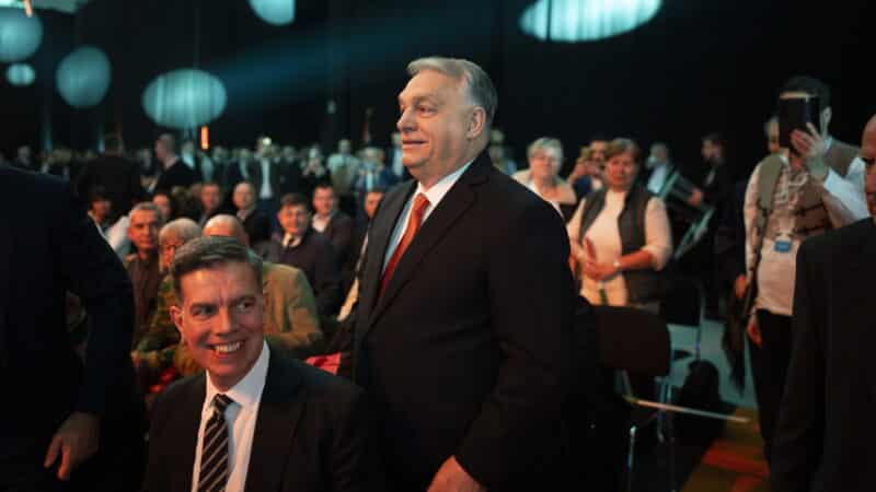 Vengrijoje griuvo 16 metų valdžia: „Tisza“ pergalė siunčia žinią visai Europai