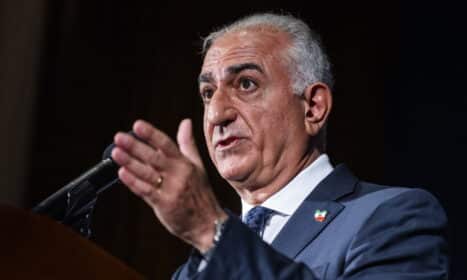 Šacho sūnus Pahlavi pareiškė grįšiantis į Iraną. EPA-ELTA
