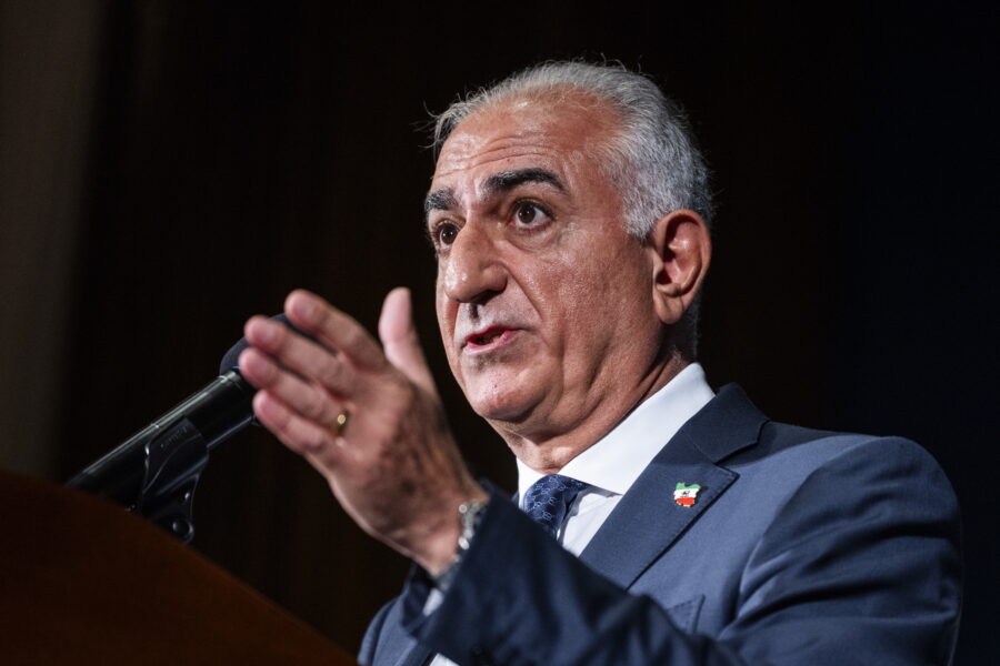 Šacho sūnus Pahlavi pareiškė grįšiantis į Iraną. EPA-ELTA