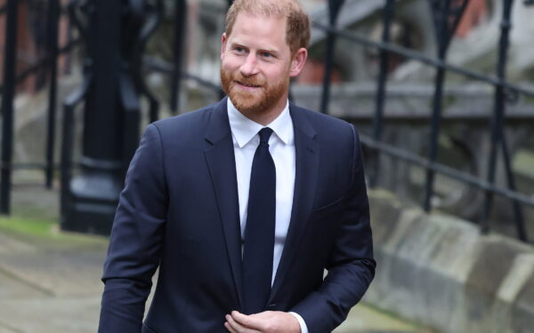 Princas Harry žengia į teismo kovą su bulvaru: Londone prasideda bylos dėl šnipinėjimo nagrinėjimas